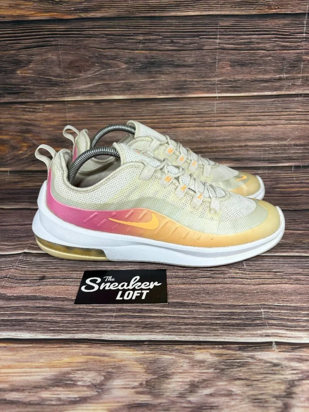 Nike Air Max Axis Women's‎ White Melon Tint Laser Fuchsia Athletic Shoes Size 10